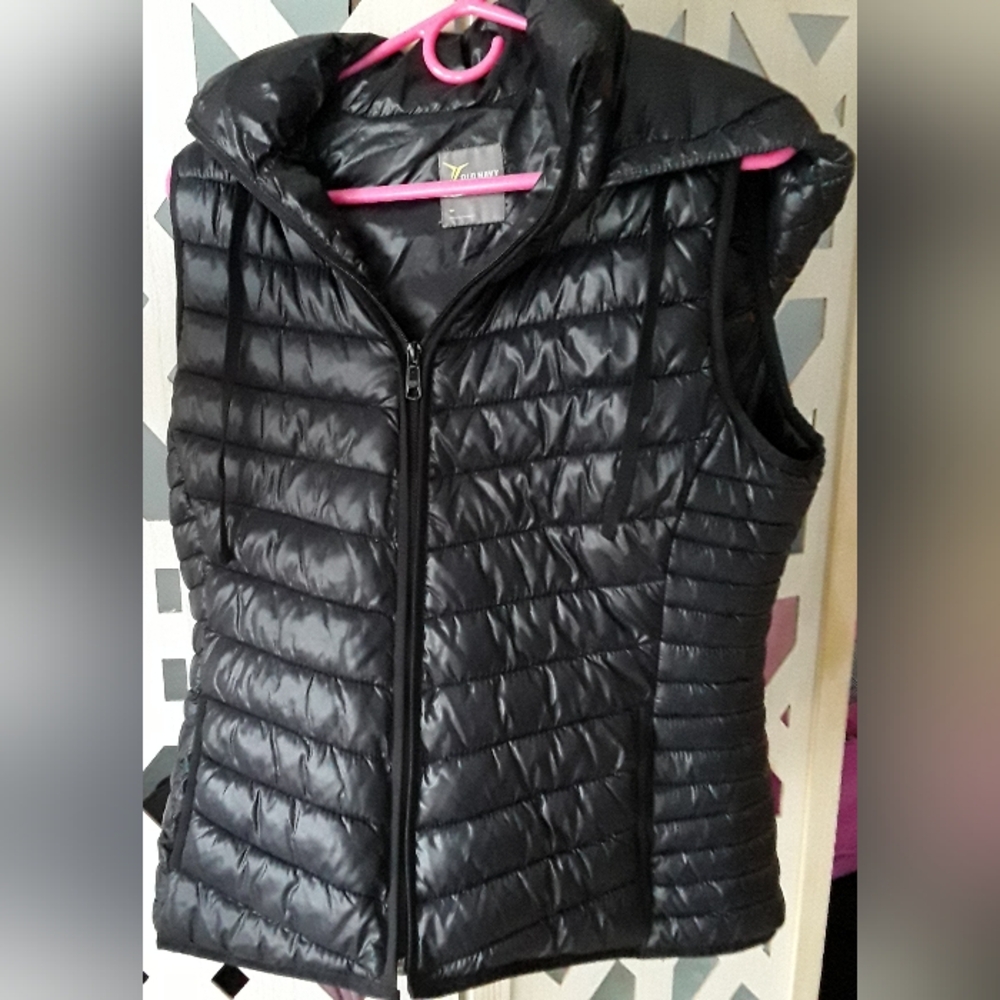 Women's Black Hooded Puffer Vest